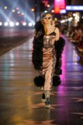 look_007