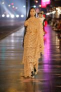 look_012