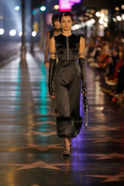 look_024