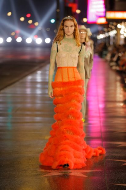 look_028