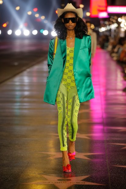 look_047
