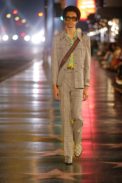 look_049