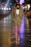 look_052
