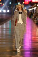 look_056
