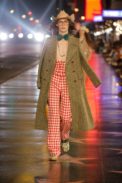 look_064