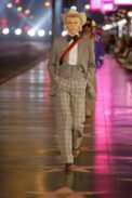 look_070