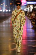 look_084