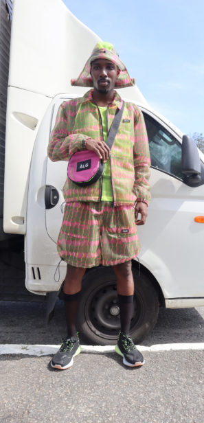 look-4b