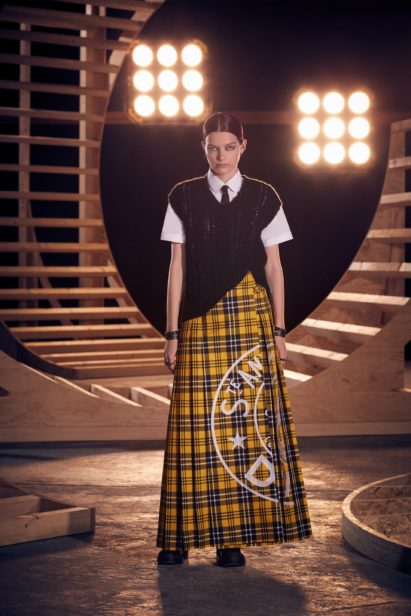 00001-christiandior-prefall-22-paris-credit-brand