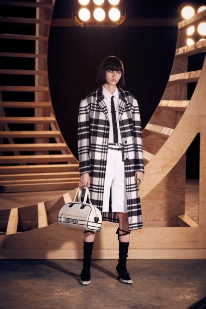 00040-christiandior-prefall-22-paris-credit-brand