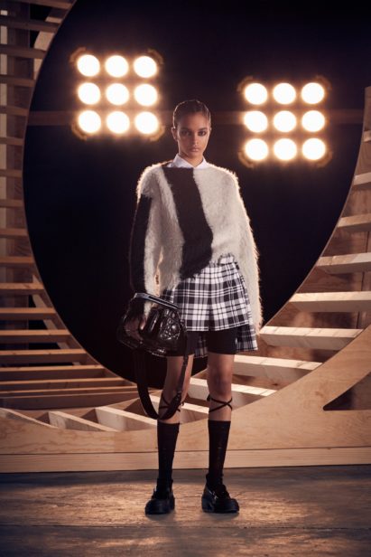 00042-christiandior-prefall-22-paris-credit-brand