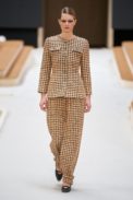 00003-chanel-couture-spring-22-credit-gorunway