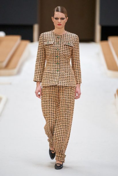 00003-chanel-couture-spring-22-credit-gorunway