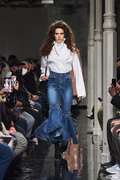 00004-alaia-fall-22-paris-credit-brand