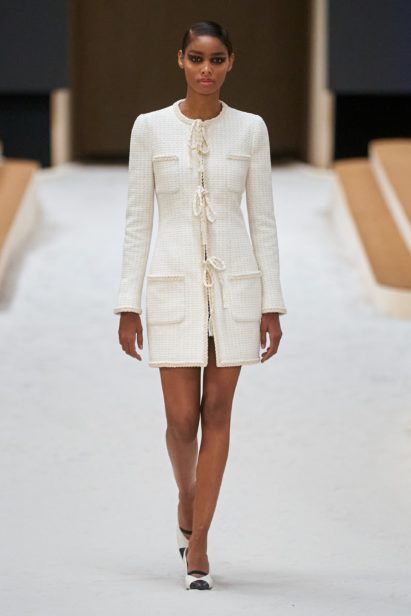 00008-chanel-couture-spring-22-credit-gorunway