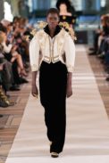 00008-schiaparelli-couture-spring-22-credit-gorunway