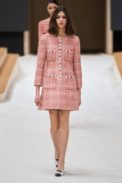 00009-chanel-couture-spring-22-credit-gorunway