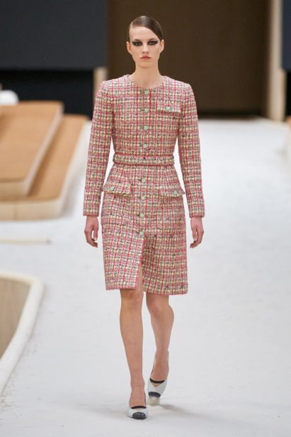 00012-chanel-couture-spring-22-credit-gorunway