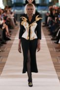 00013-schiaparelli-couture-spring-22-credit-gorunway