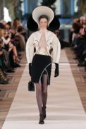 00014-schiaparelli-couture-spring-22-credit-gorunway