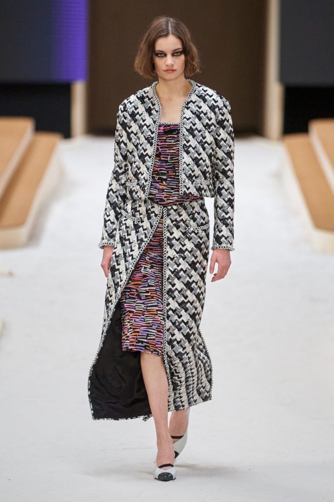 00016-chanel-couture-spring-22-credit-gorunway
