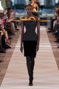 00018-schiaparelli-couture-spring-22-credit-gorunway