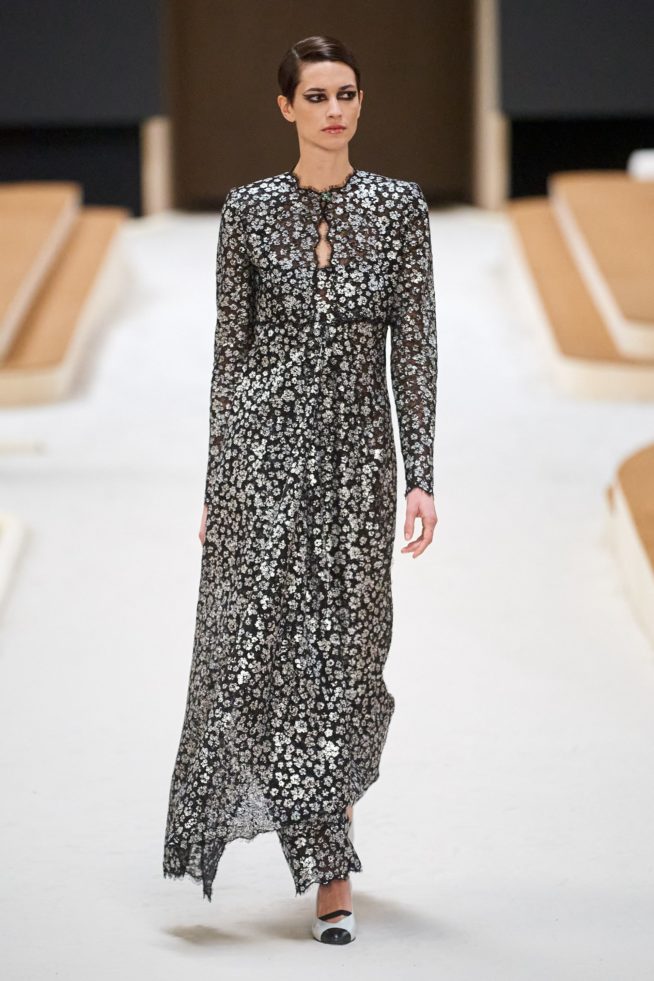 00021-chanel-couture-spring-22-credit-gorunway