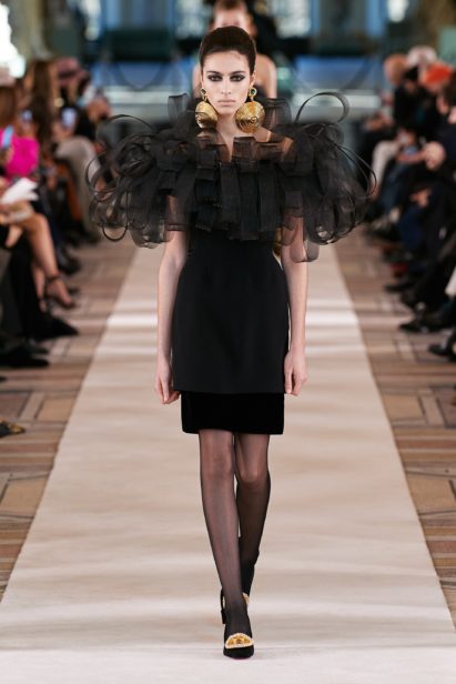 00023-schiaparelli-couture-spring-22-credit-gorunway