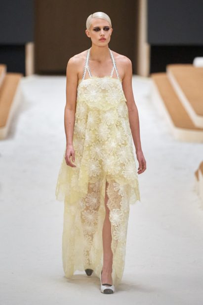 00025-chanel-couture-spring-22-credit-gorunway