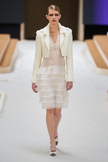 00027-chanel-couture-spring-22-credit-gorunway