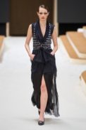 00033-chanel-couture-spring-22-credit-gorunway