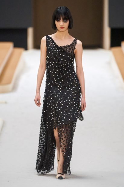 00034-chanel-couture-spring-22-credit-gorunway