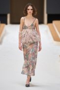 00035-chanel-couture-spring-22-credit-gorunway