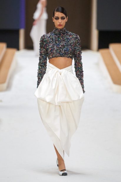 00041-chanel-couture-spring-22-credit-gorunway