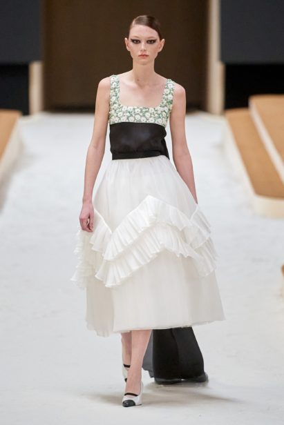 00043-chanel-couture-spring-22-credit-gorunway