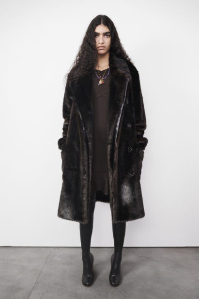 burberry-autumn_winter-2022-pre-collection-look-44