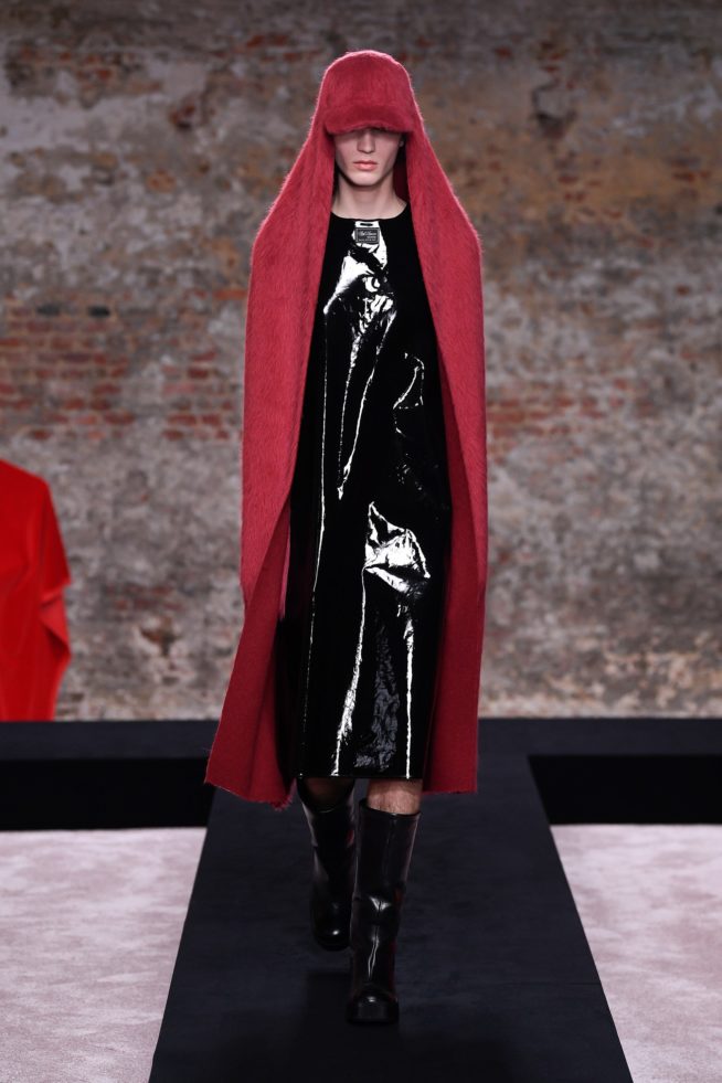 00002-raf-simons-fall-22-london-credit-brand