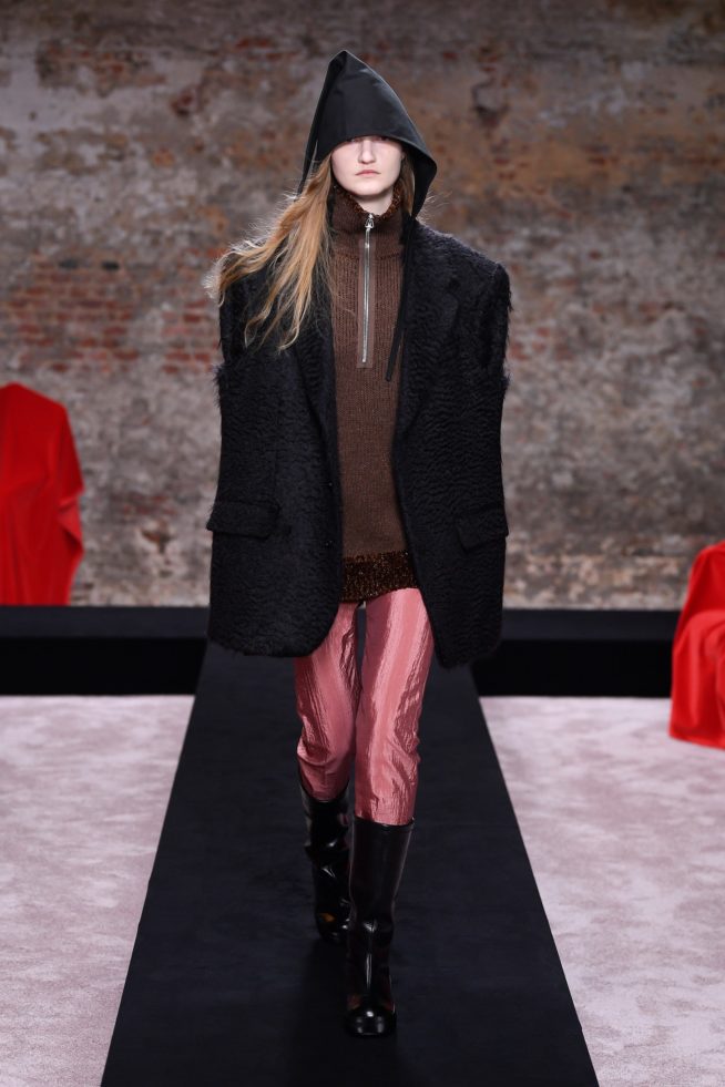 00003-raf-simons-fall-22-london-credit-brand