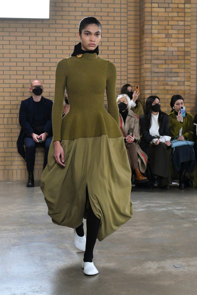 00007-proenzaschouler-fall-22-newyork-credit-jonasgustavasson