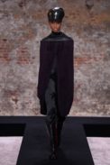 00019-raf-simons-fall-22-london-credit-brand