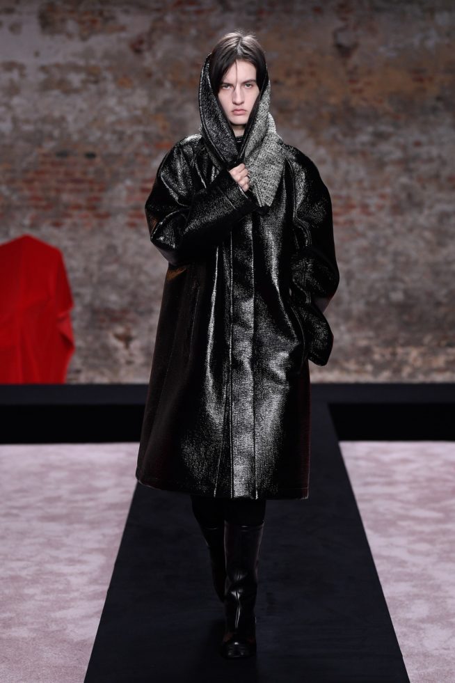 00028-raf-simons-fall-22-london-credit-brand