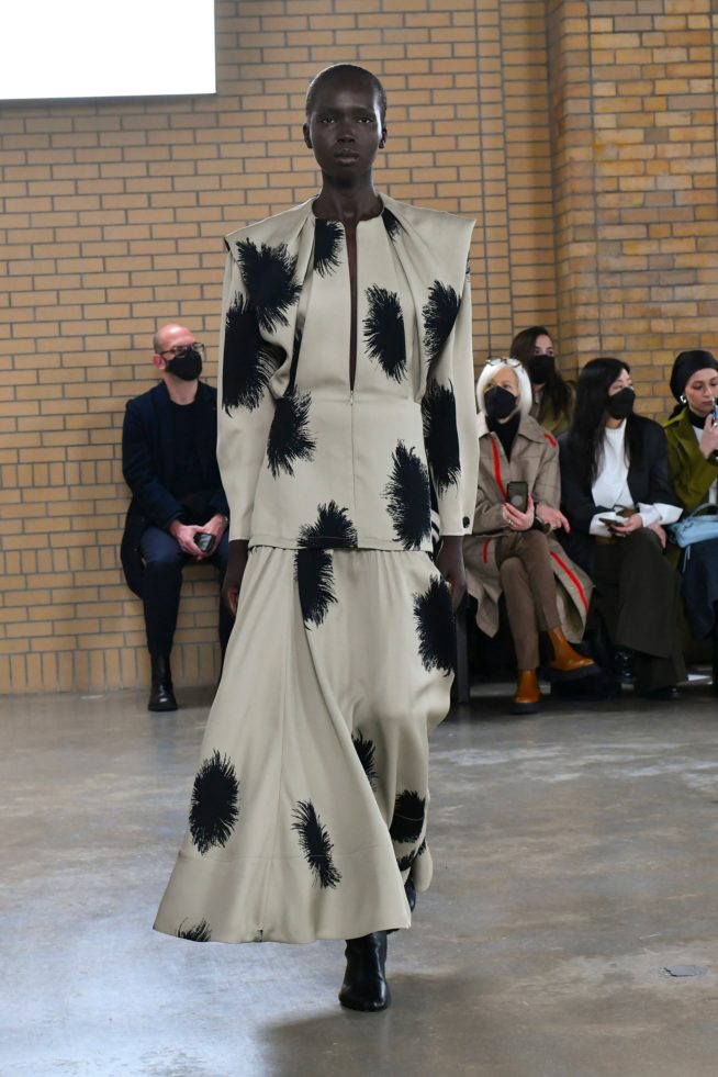 00031-proenzaschouler-fall-22-newyork-credit-jonasgustavasson