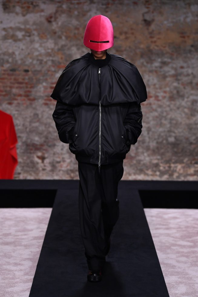 00037-raf-simons-fall-22-london-credit-brand