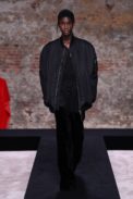 00040-raf-simons-fall-22-london-credit-brand