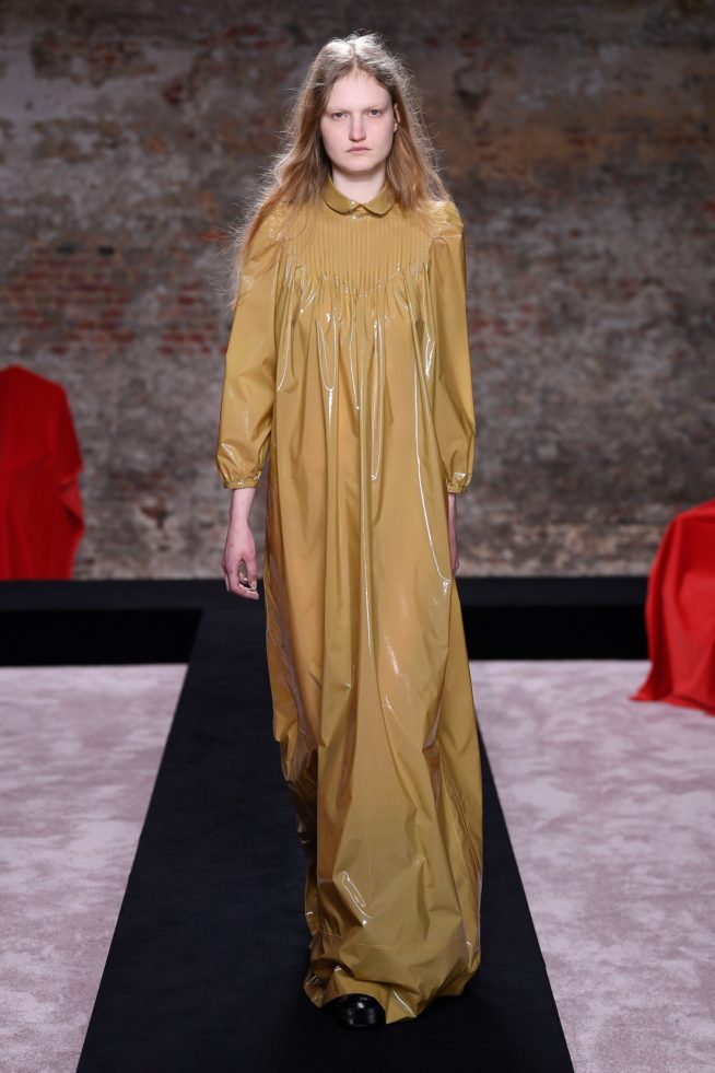 00045-raf-simons-fall-22-london-credit-brand