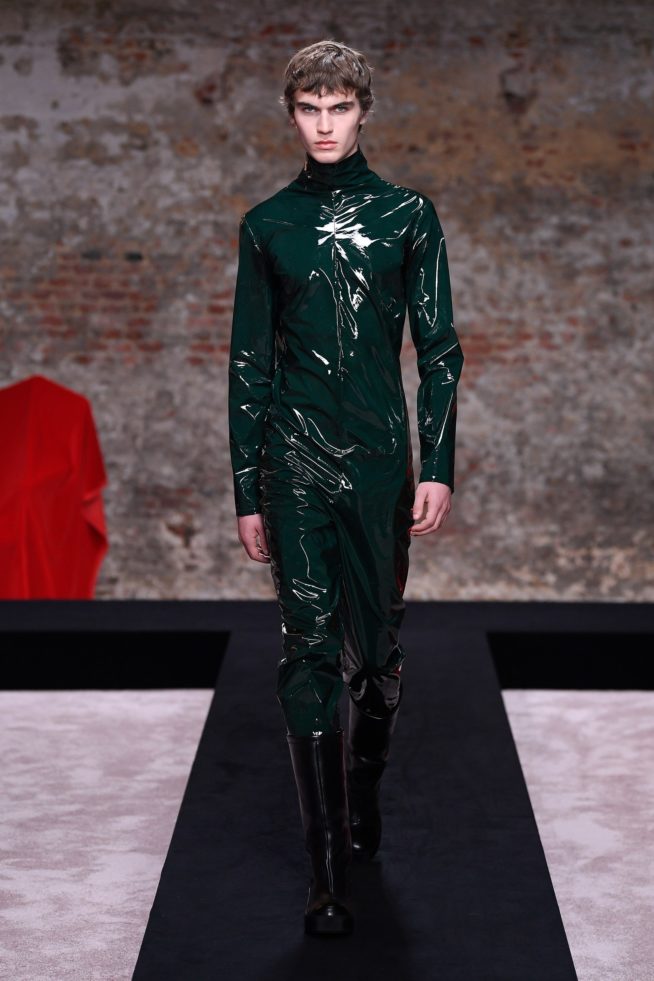 00046-raf-simons-fall-22-london-credit-brand