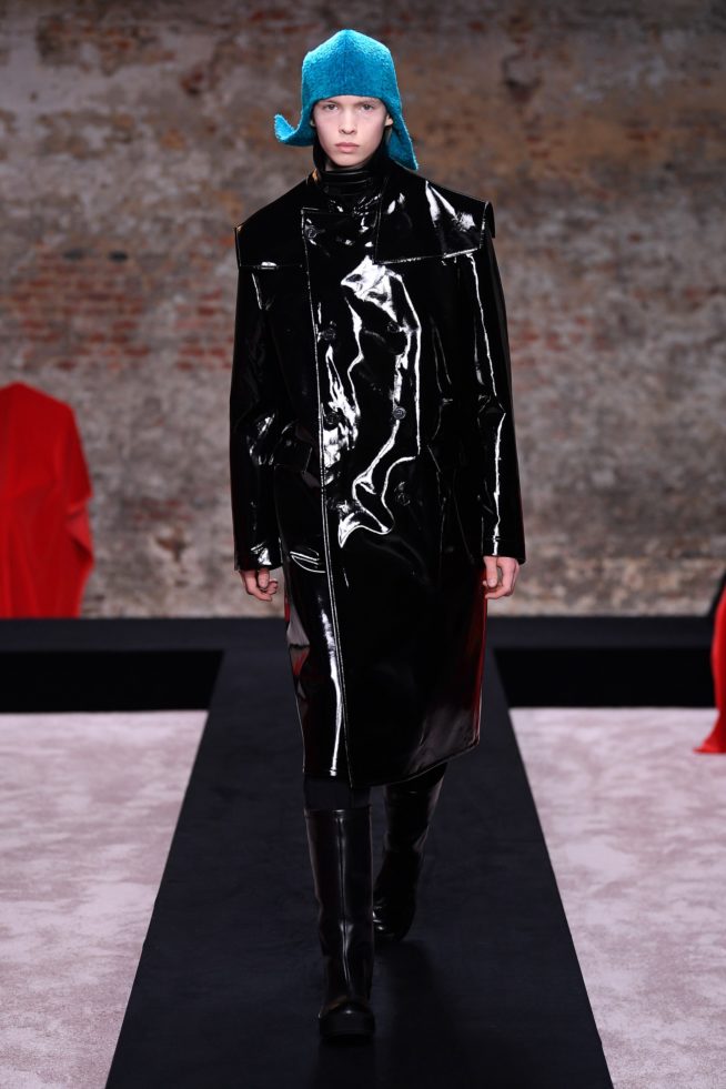 00052-raf-simons-fall-22-london-credit-brand